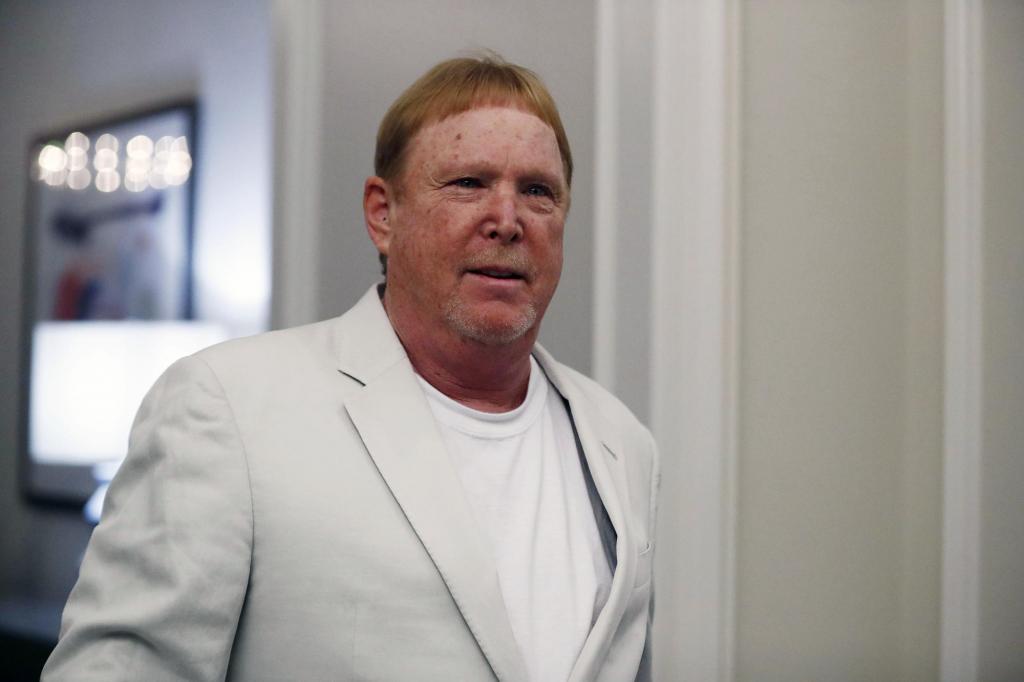Raiders owner Mark Davis takes responsibility for 'I can breathe' tweet posted after Derek Chauvin conviction