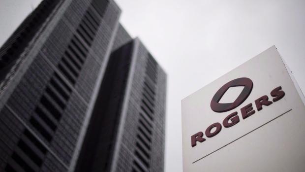 Rogers investigating after wireless customers complain of widespread outage