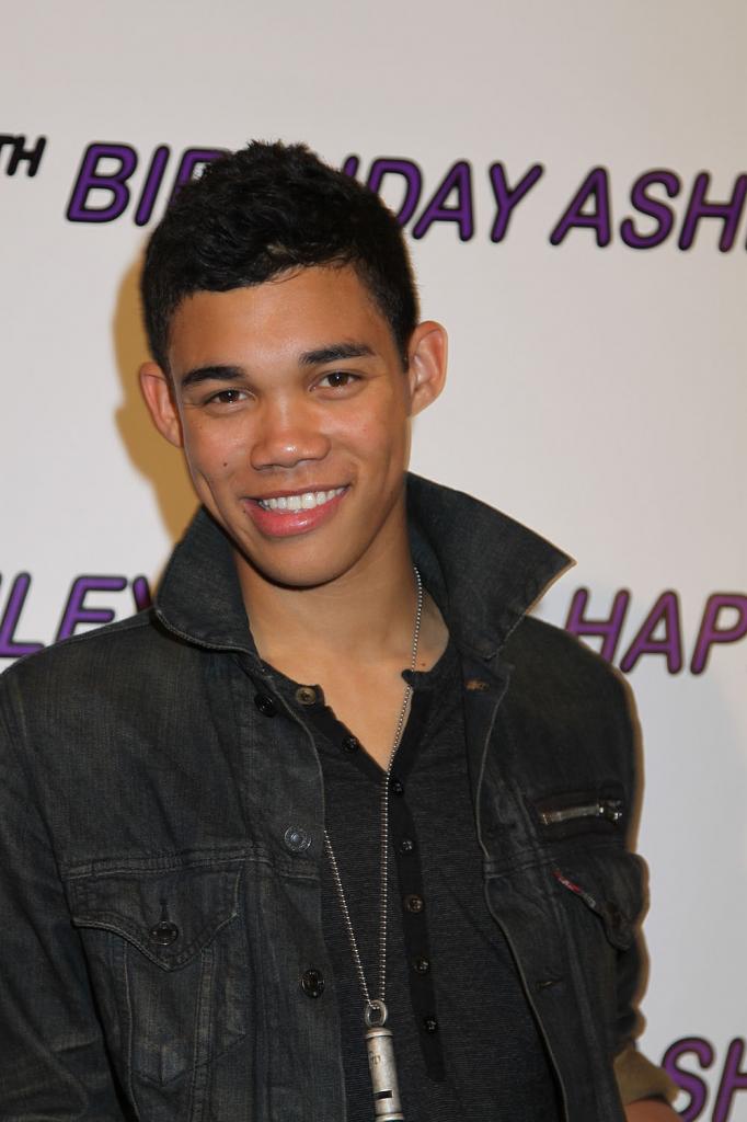 Roshon Fegan Profile, Photos, News, Bio CelebNest