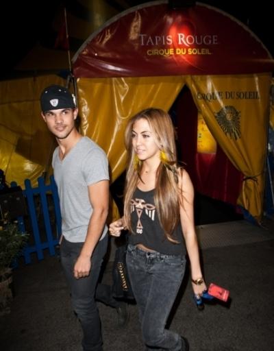 Pics Photos - Taylor Lautner And Sarah Hicks