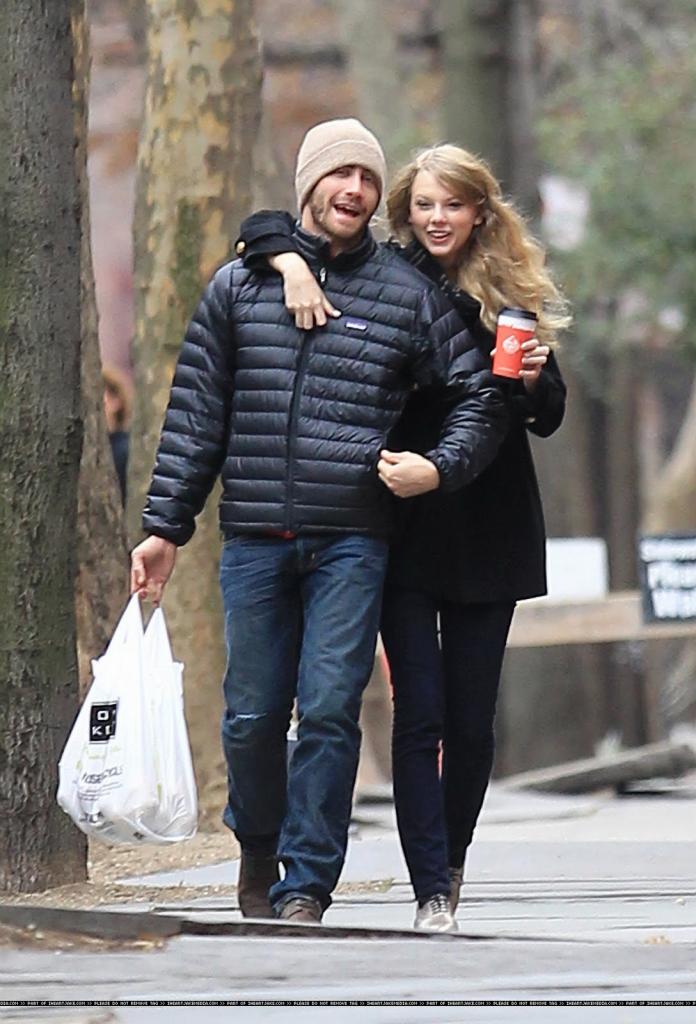 WEIRDLAND: Jake Gyllenhaal with Taylor Swift in Brooklyn - what does