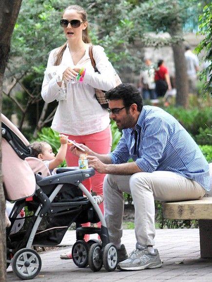 Pablo Montero and Carolina Van Wielink with daughter Daniela