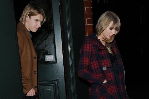 Taylor Swift has apparently gotten bored with trying to subliminally