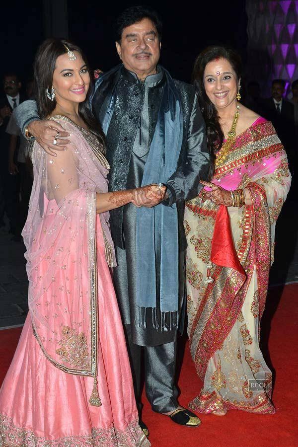 Kush Sinha's Wedding Reception Photos - Mumbai - Events - Navbharat