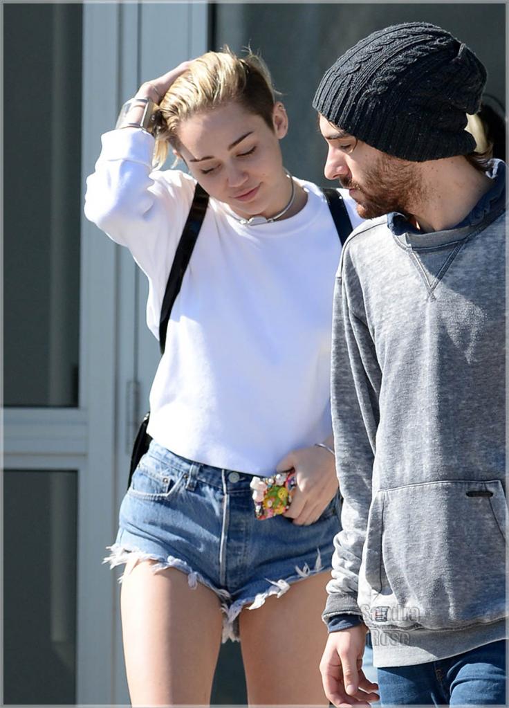 Pics Photos - 2014 Miley Cyrus Kellan Lutz