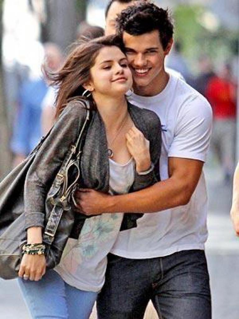 Selena Gomez & Taylor Lautner: Froyo Friends | selena gomez taylor