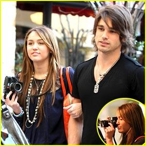 Miley Cyrus & Justin Gaston: Snapping Sweeties
