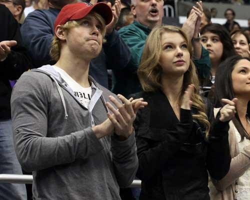 Taylor Swift, Chord Overstreet Chord Overstreet y Taylor Swift pareja