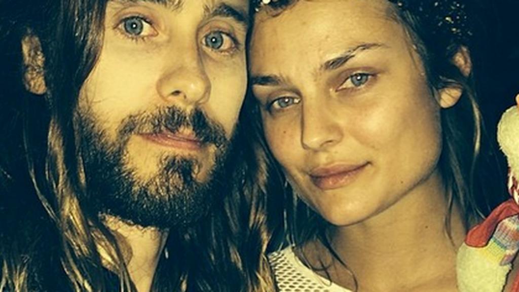 Jared Leto: Datet er jetzt dieses blonde Model? | Promiflash.de