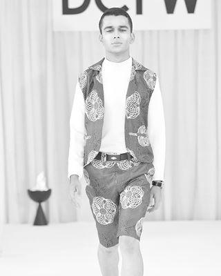 Explore Ellujiak Valentine (@ellujiak_valentine) Instagram Profile