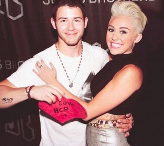 Miley Cyrus and Nick Jonas Manips