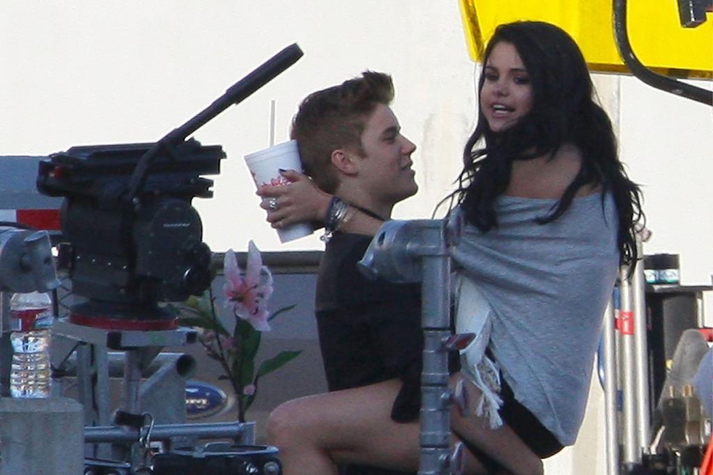 Selena Gomez Reacts To Justin Bieber's Nostalgic Feels