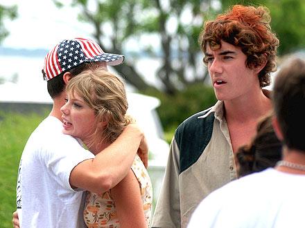 Taylor Swift, Conor Kennedy Dating? : People.com