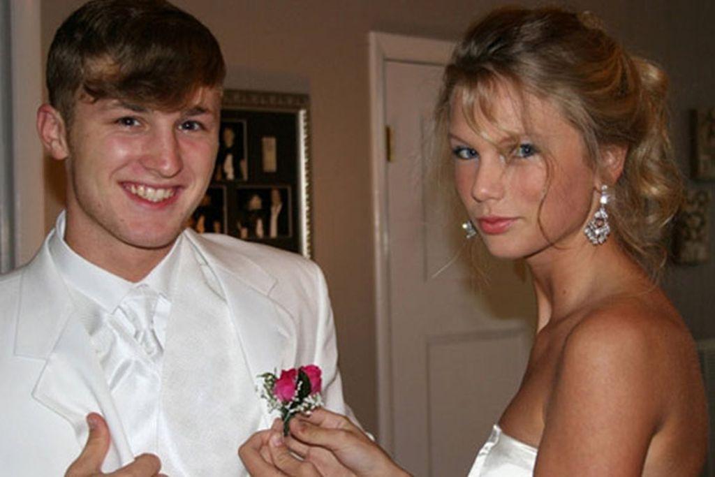 Taylor Swift's Boyfriend Brother Family And House