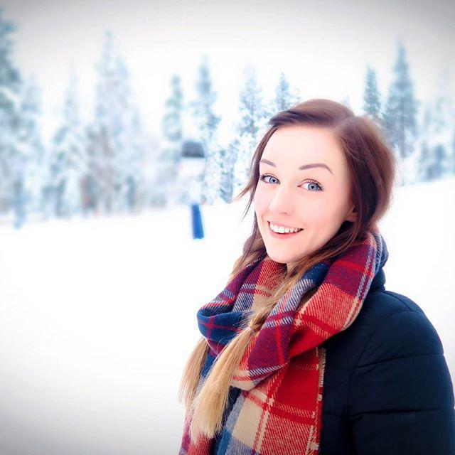 Clare Siobhan Callery ( @clarecallery ) Instagram Profile     Pikore.co