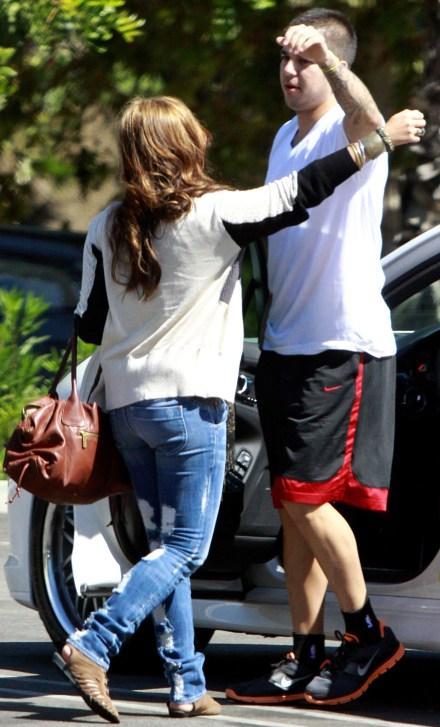 Demi Lovato was seen meeting up Rob Kardashian at Pinz Bowling parking