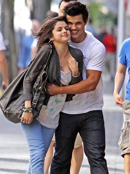 selena gomez and taylor lautner kiss. Selena Gomez, Taylor