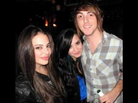 Alex Deleon y Demi Lovato Alex Gaskarth Demi Lovato