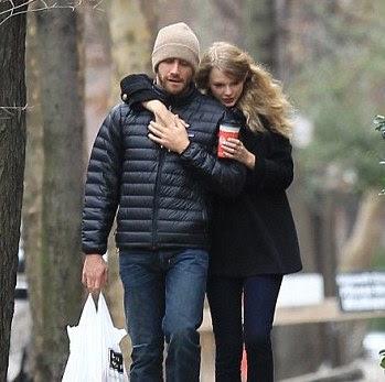 Taylor Swift & Jake Gyllenhaal Split | Country Music Rocks