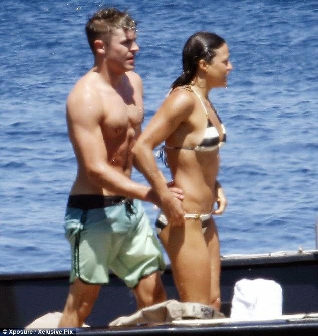 Zac Efron, Michelle Rodriguez, kissing