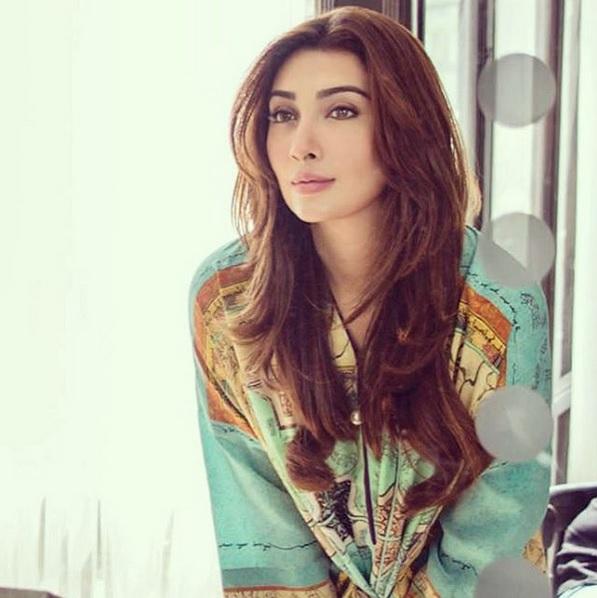 Ayesha Khan Tells The Secret Of Her Beauty And Pics - Farah