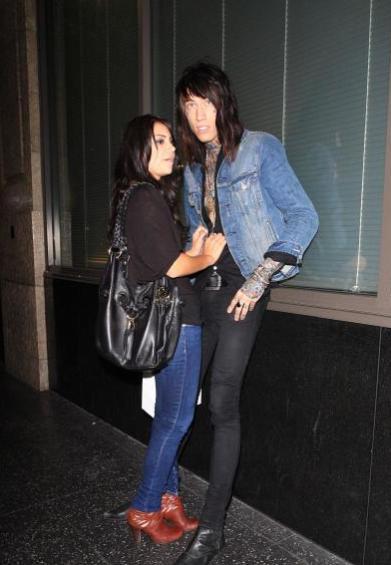 Demi Lovato And Trace Cyrus Tweets Images & Pictures - Becuo