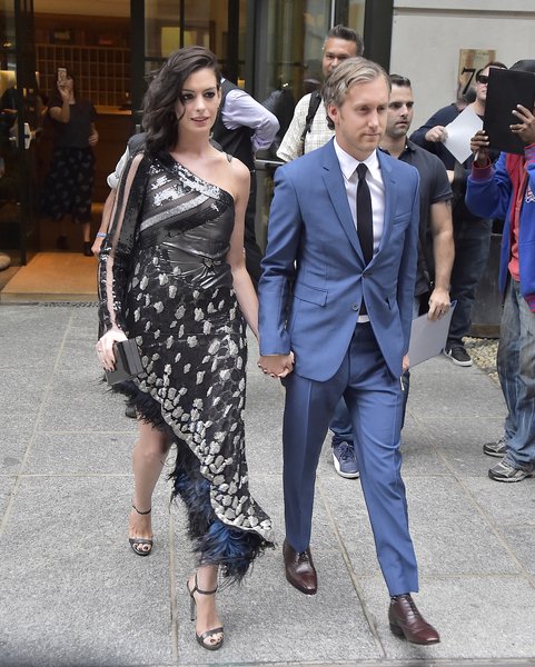 Anne Hathaway & Adam Shulman: A Love Story   Access Hollywood