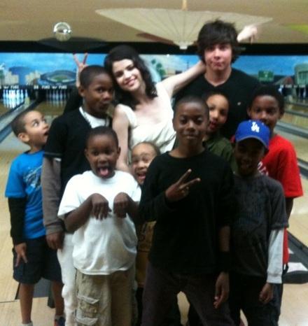 Selena Gomez, Cameron Michael Quiseng bowling