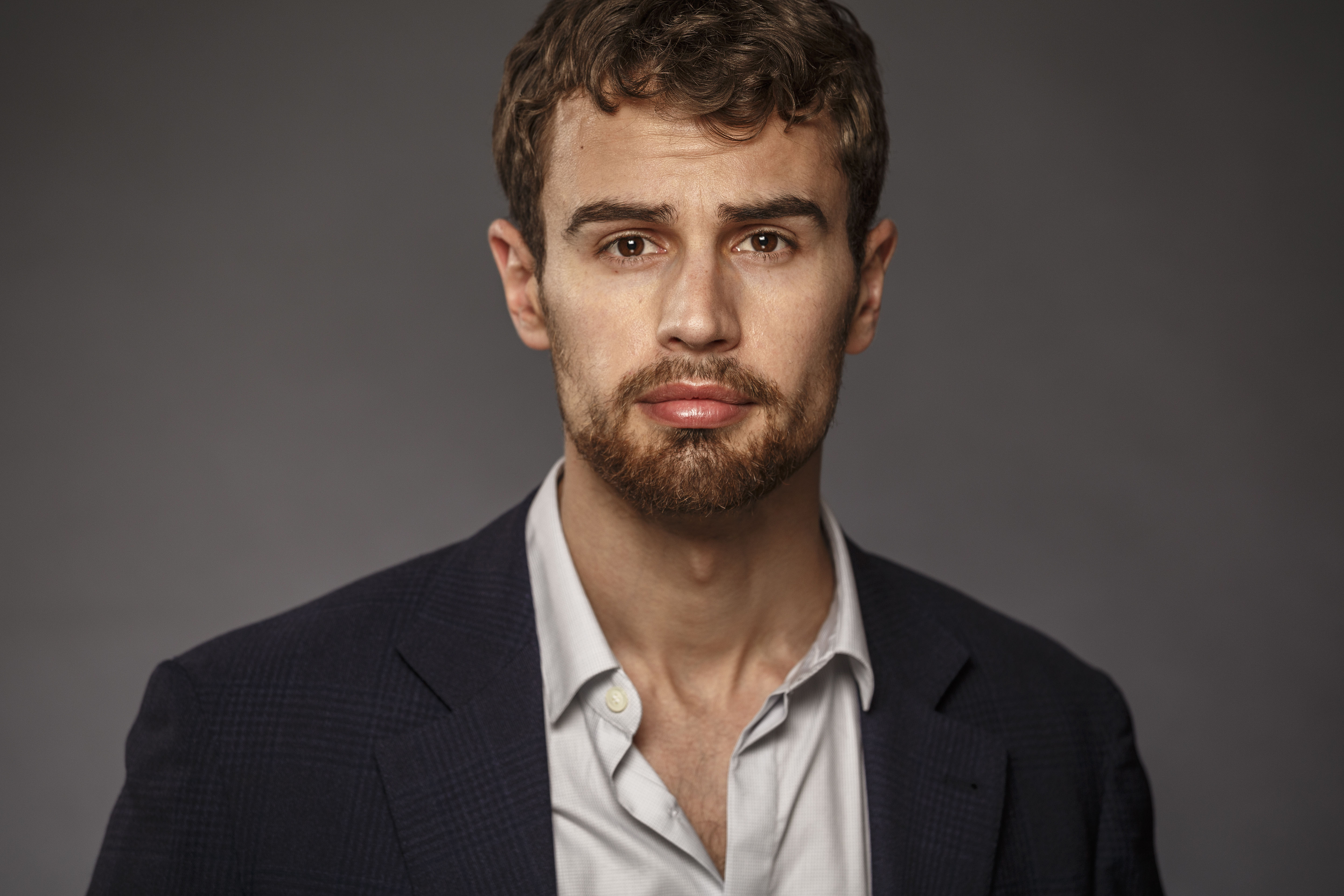 Actor Theo James Relishes This 'Divergent' Experience   Hero Complex