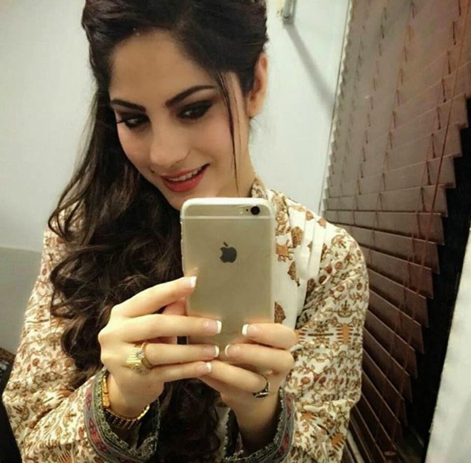 Actress Neelam Muneer With Family-Unseen Pictures