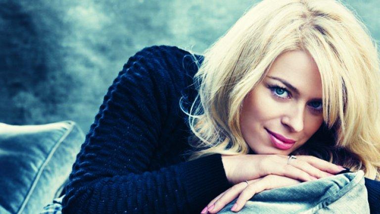 Amanda De Cadenet Parlays A Year Of Intimate Dialogue Into