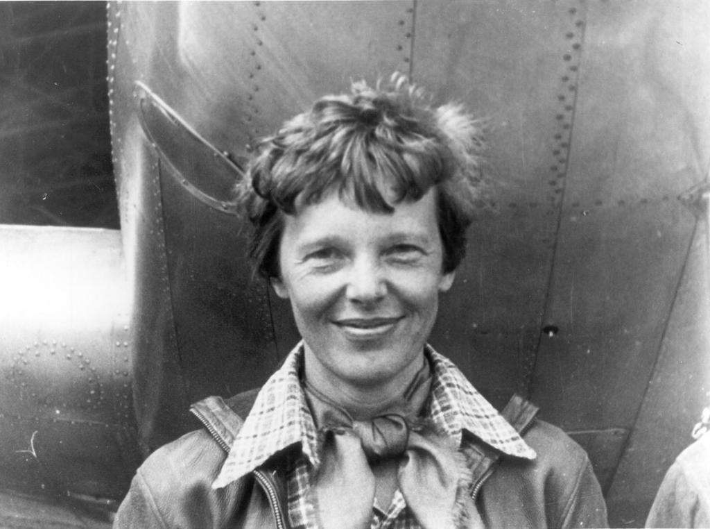 Amelia Earhart - Wikipedia