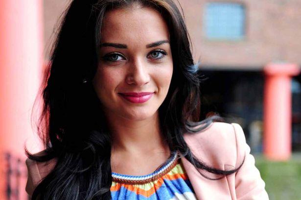 Amy Jackson Performs Live On Stage To Arnold Schwarzenegger And The