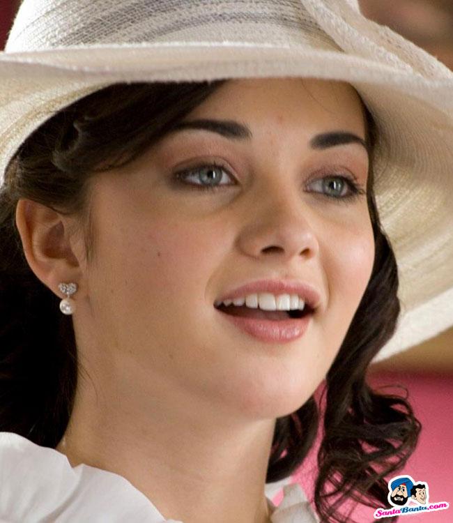 Amy Jackson Photos And Pictures