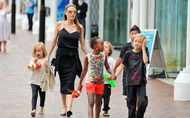 Angelina And Brad Twins Knox Leon And Vivienne Marcheline Jolie-Pitt