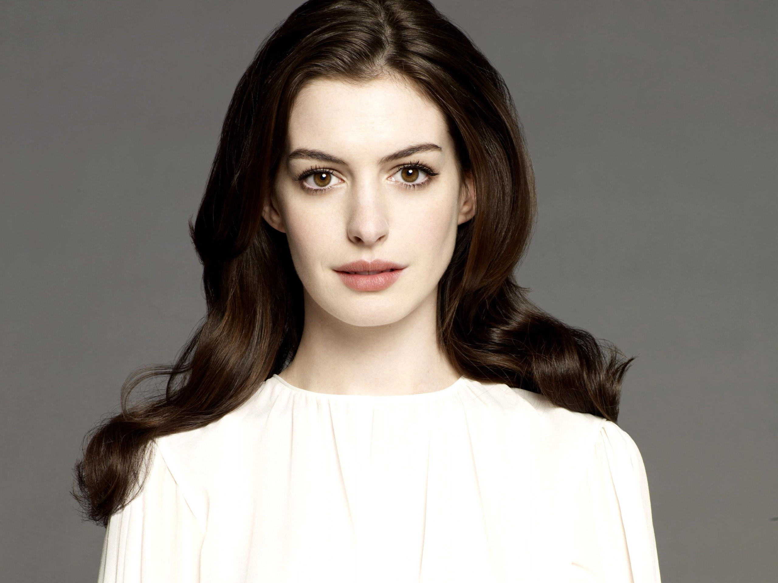 Anne Hathaway - Bio, Family, Facts, Age: 33   Hot Birthdays