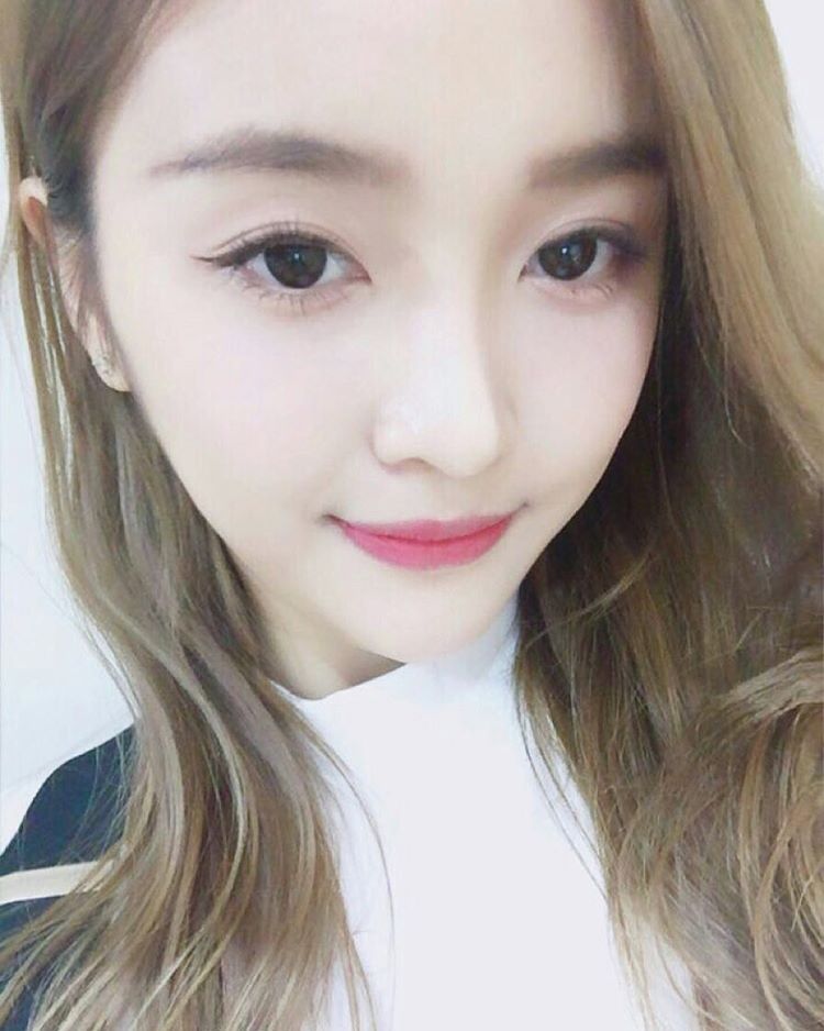 Xuan Yi Profile, Photos, News, Bio | CelebNest