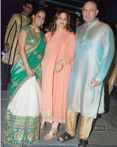 Arpita Khan, Alvira Khan And Atul Agnihotri Pose During Salman