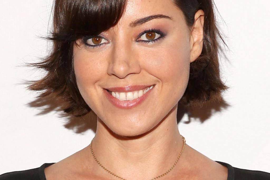 Aubrey Plaza On Wellness, Beauty, Skin Care, And Peet Rivko