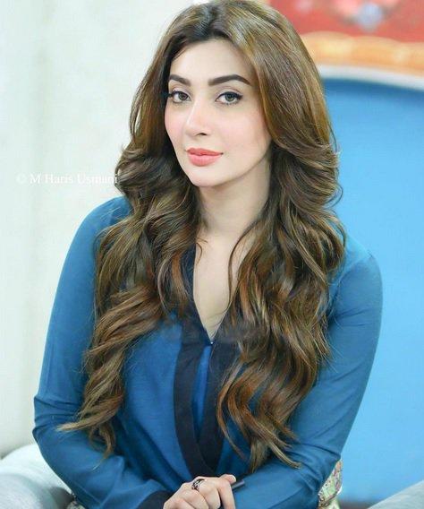 Ayesha Khan Tells The Secret Of Her Beauty   Reviewit.pk