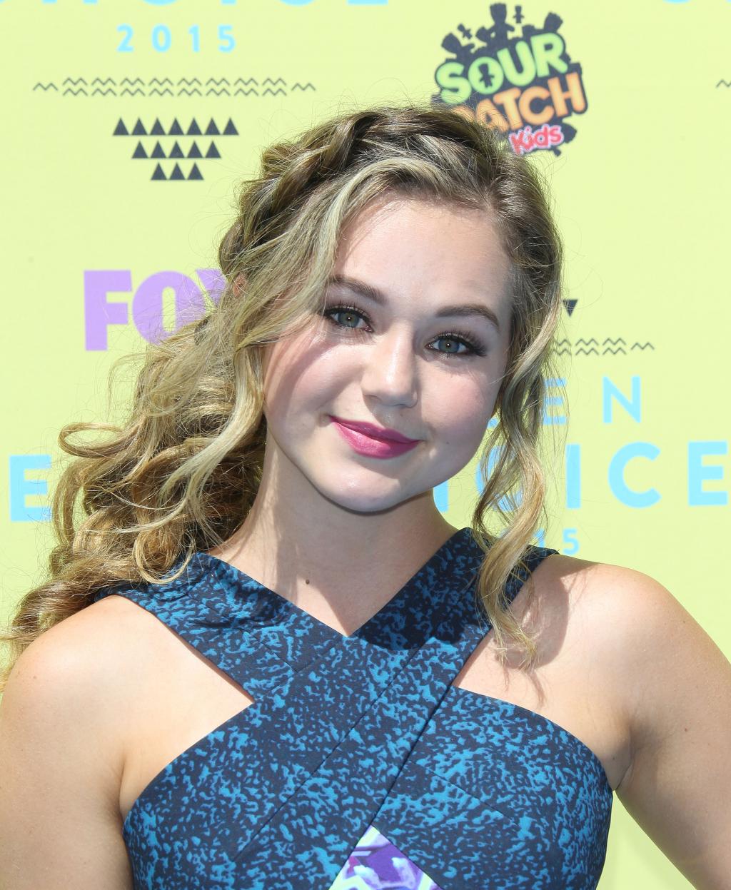 Brec Bassinger Rocks A Bold Braid On Set Of 'Bella And The Bulldogs