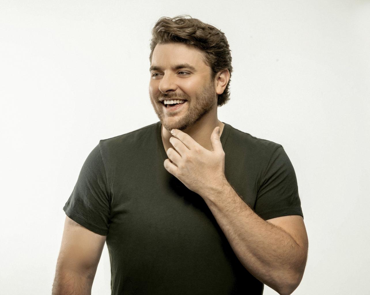 Chris Young Pays It Forward   Hot Country 103.5