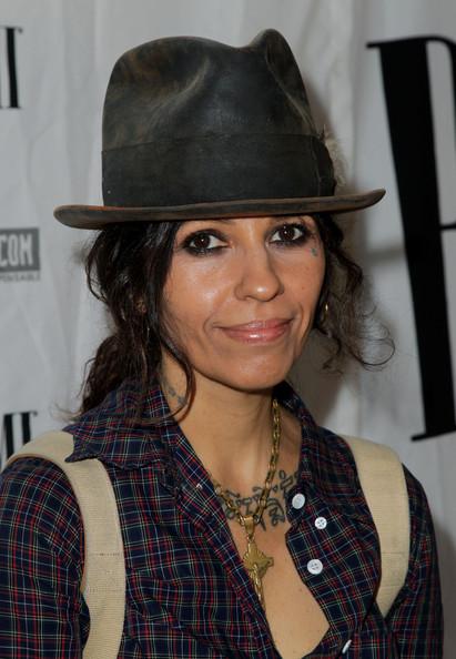 Classify Linda Perry