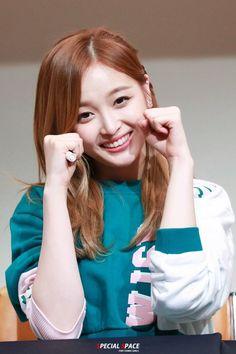 Cosmic Girls Xuan Yi   KPop Stuff   Pinterest