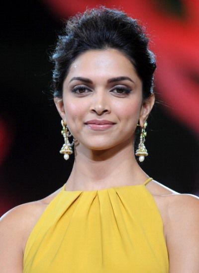 Deepika Padukone Height, Weight, Age, Affairs & More! - StarsUnfolded