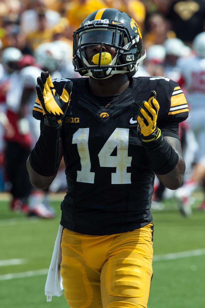 Desmond King Of Iowa Always Fired Up To Play Tyler Boyd And Pitt