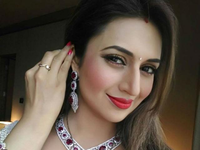 Divyanka Tripathi Jets Off To Australia To Shoot Ye Hai Mohabbatein