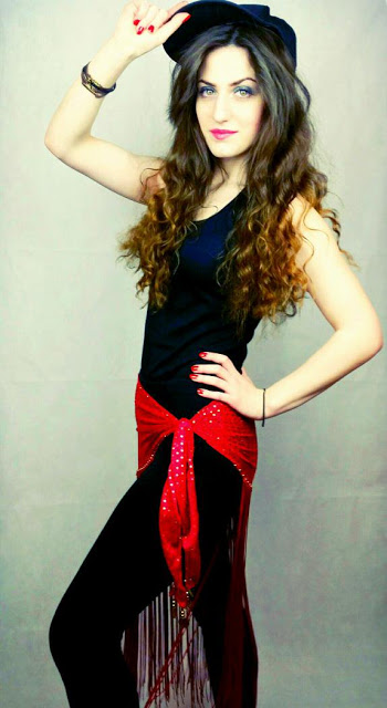 Elif-Khan(Dancer)