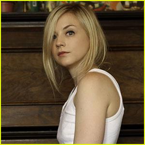 Emily Kinney Breaking News, Photos, Videos And Gallery   Just Jared Jr.