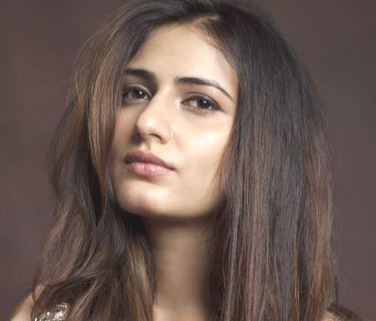 Fatima Sana Shaikh (Actress) Height, Weight, Age, Biography, Affairs